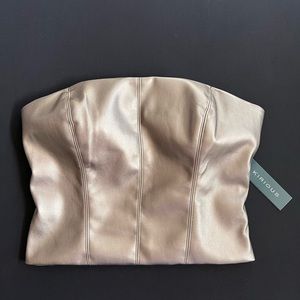 Kirious Strapless Top